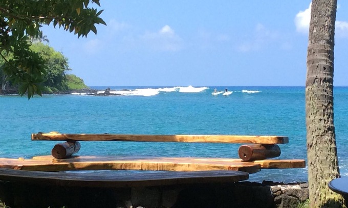 Kailua-Kona House | Oceanfront Getaway with Outdoor Kitchen & Pool, Magic Sands