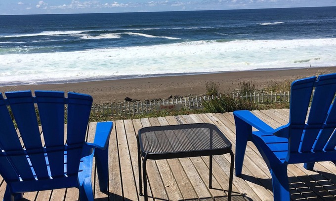 Gleneden Beach House | Oceanfront Gleneden Home with Amazing Views and Fireplace
