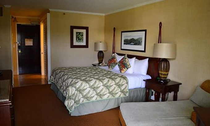 Hanamaulu Hotel | Oceanfront Resort with Lagoon Views & Inviting Amenities