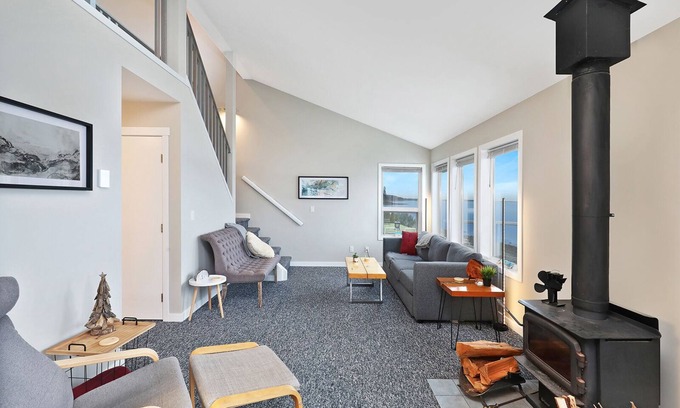 Buckley Bay House | Idyllic Oceanfront Retreat with Pet-Friendly Amenities