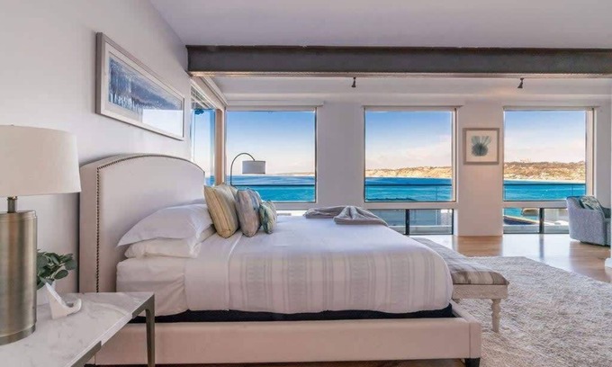 Village of La Jolla Condo | Oceanfront Studio with Spa & Breakfast at La Jolla Cove
