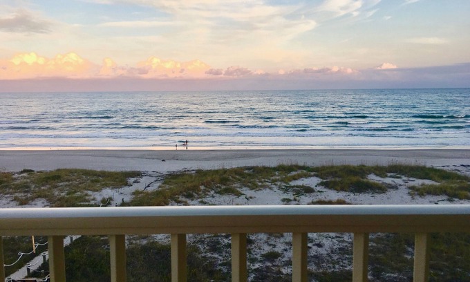 Cocoa Beach Condo | Top Floor Oceanfront Condo: Family-Friendly Cocoa Beach Retreat