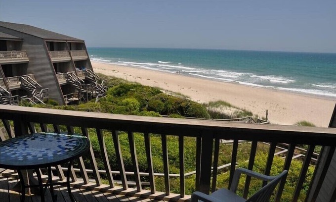 Pine Knoll Shores House | Oceanfront Townhouse: Newly Remodeled with Ocean View