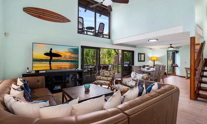 Kahaluu Bay Condo | Oceanfront Townhome with Pool and Hot Tub