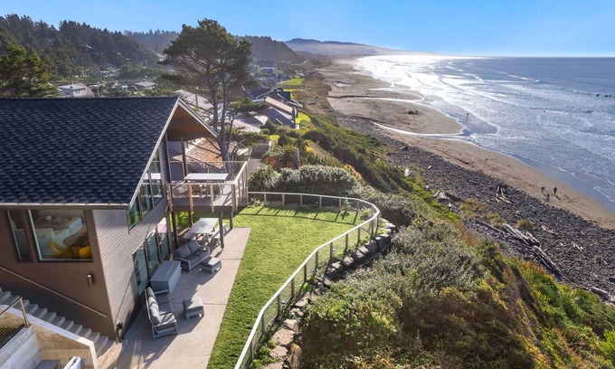Neahkahnie Beach House | Oceanfront Escape with Breathtaking Views & Spa Amenities