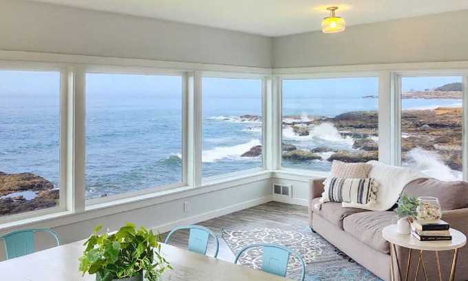 Yachats House | Oceanfront Duplex Retreat with Spa & Pool in Yachats