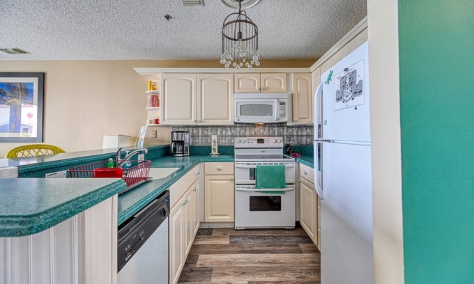 North Topsail Beach Condo | Oceanfront Escape at Villa Capriani 204 - Guest Rated 10/10