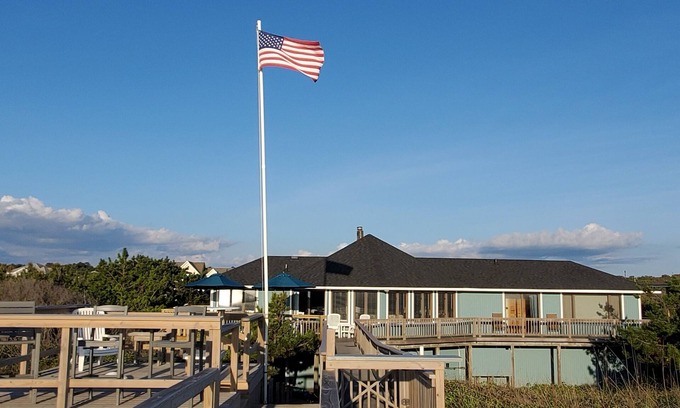 Kitty Hawk House | Oceanfront Retreat: Easy Walk to Dining & Top-Rated Amenities