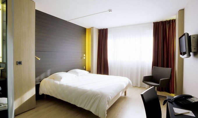 Quimper Hotel | Relax at Oceania Quimper: 4-Star Hotel with Pool & Spa