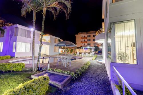 Tonsupa Hotel | Oceanic Lodge: Budget-Friendly Stay with Pool and Breakfast