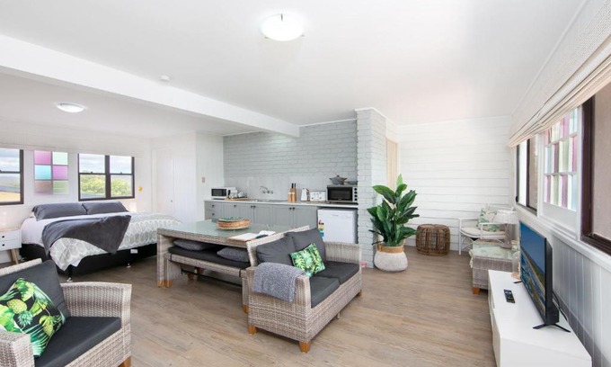 Brooms Head Apartment | Oceanique Studio: Cozy Ocean Views Steps from the Beach