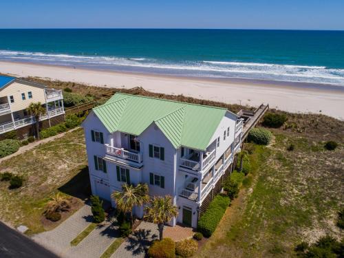 Topsail Beach House | Experience Oceanfront Bliss at Oceans 111 Hotel