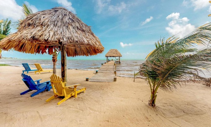 Placencia Hotel | Oceanfront Retreat at Oceans Edge with Child-Friendly Amenities