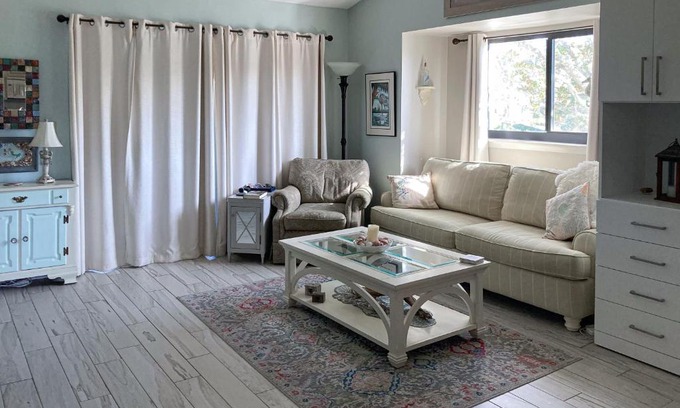 Sawgrass Hotel | Relaxing Ocean’s Treasures Retreat with Pool & Kids Amenities