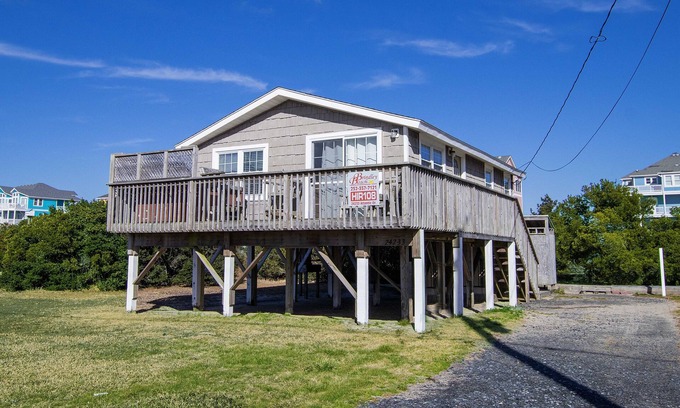 Rodanthe House | Oceanside Retreat with Hot Tub & Dog-Friendly Access