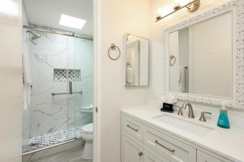 Townsite House | Aqua Oasis: Oceanfront Retreat with Pool & Family Amenities