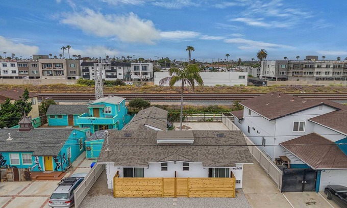 South Oceanside Apartment | Beachfront Retreat - Steps from the Boardwalk & Ocean Views!