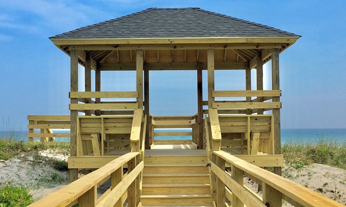 Atlantic Beach Apartment | Relaxing Oceanside DUNESCAPE Studio with Beach Access & Pool