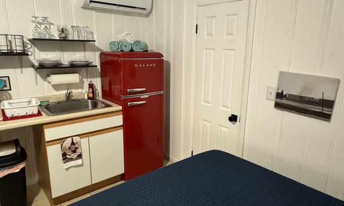 Hampton Apartment | Oceanside Motel Room: Your Surfing Paradise Awaits!