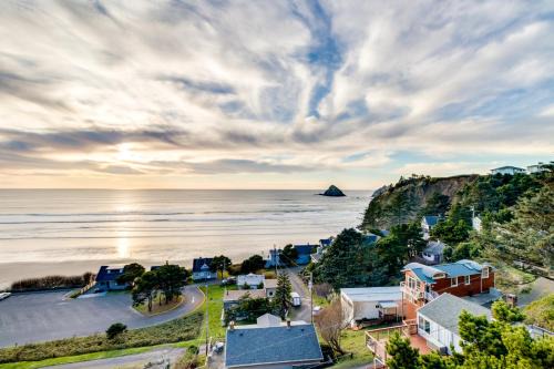 Oceanside House | Oceanside Oasis: Family-Friendly Retreat with Perfect Ratings