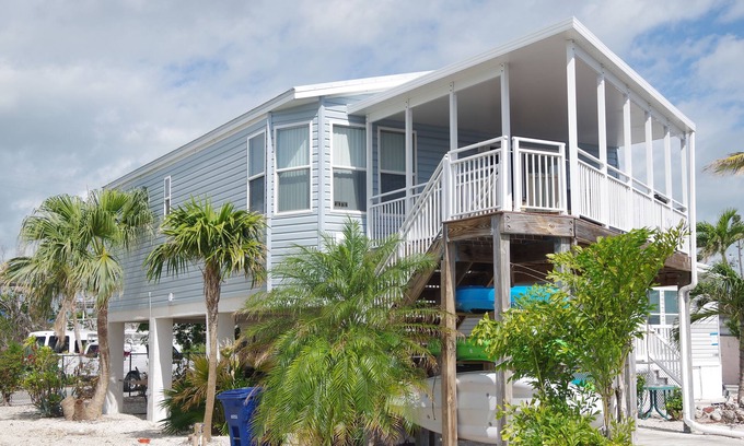 Cudjoe Key House | Oceanside Paradise: Kayak Adventures & Oceanfront Escape