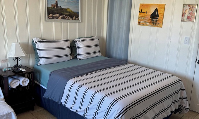 Hampton Apartment | Pet Friendly Oceanside Room at North Beach Motel - Rated 9/10