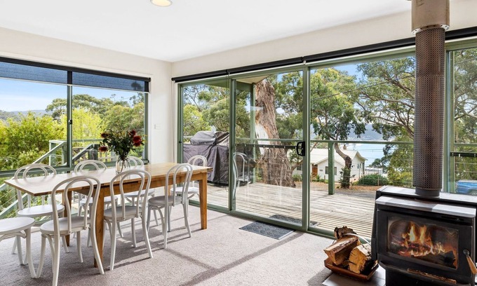Lorne House | Oceanswell - Family-Friendly Retreat with Ocean Views