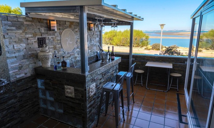 Barriada del Rio San Pedro Apartment | Indulge at Oceanum Visum Spa Deluxe - Family-Friendly Retreat