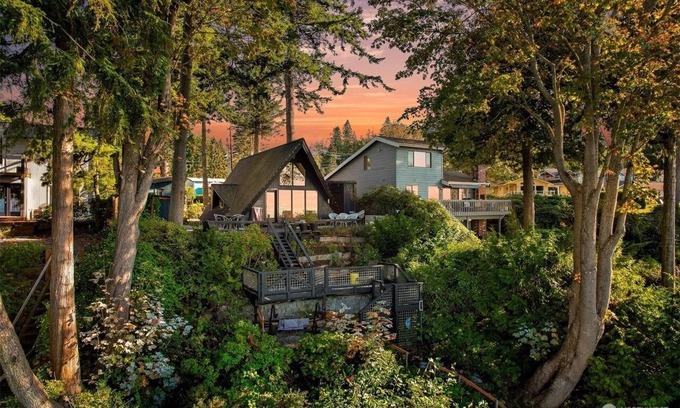 Blaine House | Oceanview A-Frame: Hot Tub, Beach Access, 3BR, Stunning 180° Views