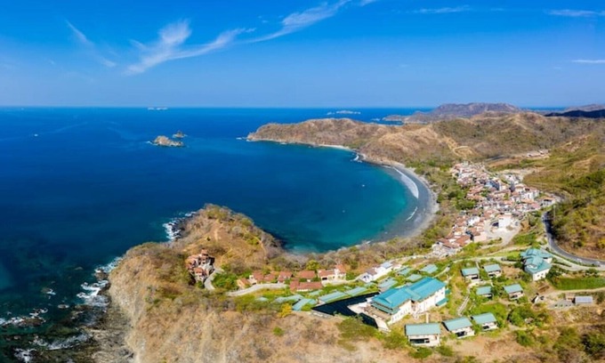 Las Catalinas Apartment | Oceanview Balcony Steps from Beach & Restaurants