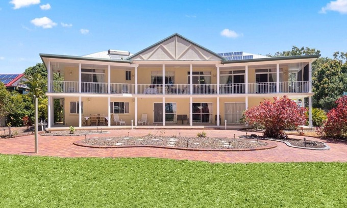 Toogoom House | Oceanview Estate An Expansive Family Retreat