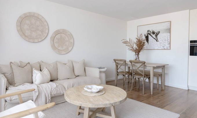 Kiama Apartment | Oceanview Kiama: Beachfront Bliss with Top Amenities