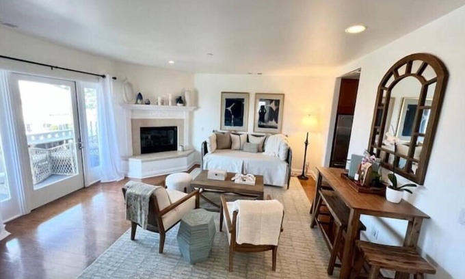 Summerland Condo | Oceanview Summerland Beach Condo A - Family Friendly Stay