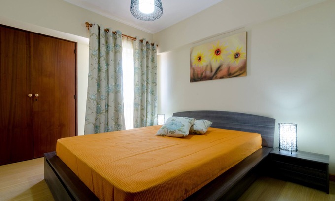 Cavacos Apartment | Ocean View 1 Bedroom Flat with Family-Friendly Amenities