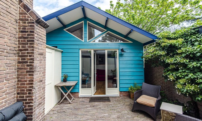 Zandvoort Ski Chalet | Ocho: Cozy Oceanfront Retreat with Pool and Breakfast