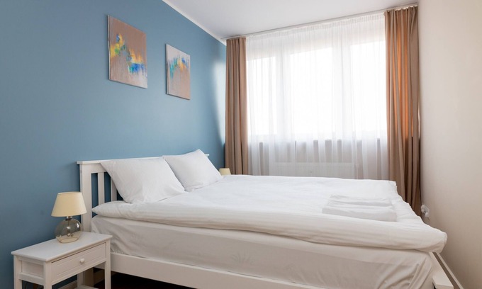 Ochota Apartment | Cozy Ochota Homely Apartment with Family-Friendly Amenities