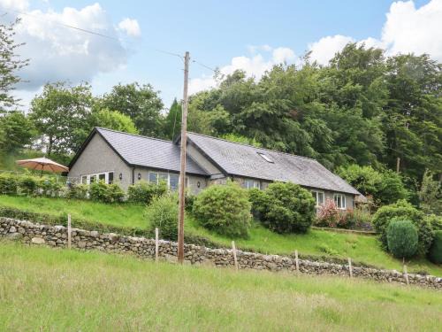 Llanrwst House | Relax at Ochr Y Garth: 4-Star Stay with Pool Access