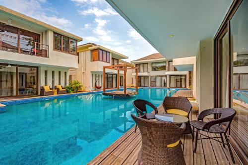 Vagator Villa | Elegantly Designed Ochre Villa in Assagaon with Ocean View
