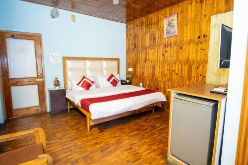 Mohal Hotel | Pet Friendly Octave Himalayan Hamlet with Breakfast Included