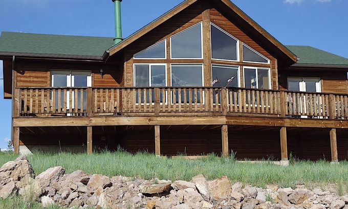 Hartsel House | Pet-Friendly 2BR Retreat Near Fairplay with Spa Access
