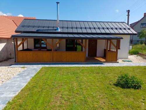 Pohnani Apartment | Tranquil Retreat in the Countryside - Family Friendly Stays
