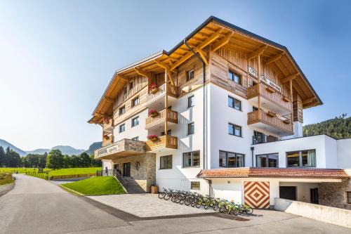 Flachau Apartment | Discover OFENTÜRL Alpine Living: Pet-Friendly Oceanfront Retreat