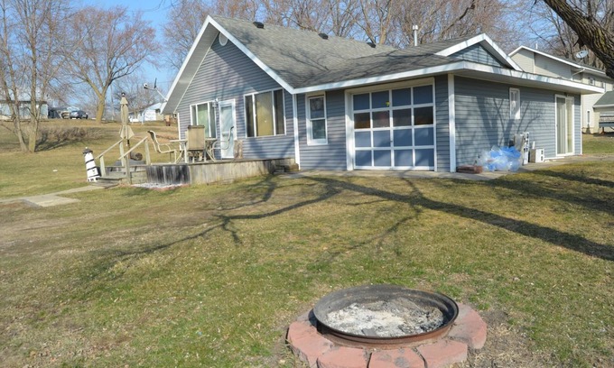 Spirit Lake Villa | Scenic Walleye Cabin on East Lake Okoboji - Guest Rated 9/10