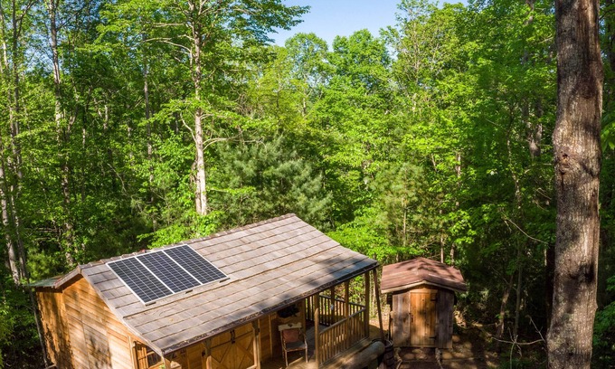 Marshall Cabin | Pet-Friendly Off-Grid Cabin in Appalachia - 10/10 Rated!