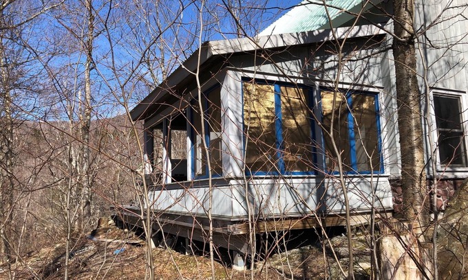 Lincoln House | Cozy Off-Grid Cabin Near Trails & National Forest