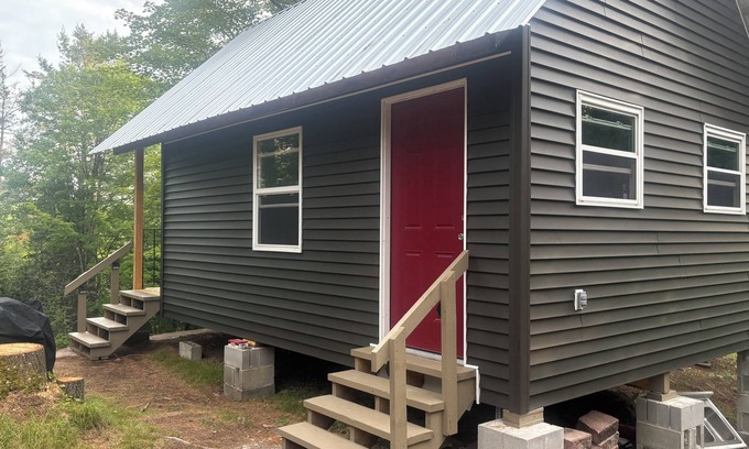 Ticonderoga House | Off-Grid Glamping Escape House - reconnect with nature w/o giving up comfort.