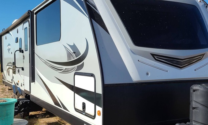 Chaves County House | Explore the Unique Jayco 32KBS White Hawk Camper Trailer