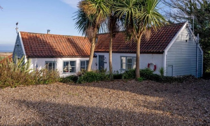 Salthouse House | Offering spectacular sea views and tucked away up a lane at the top of a no-through road is The Look