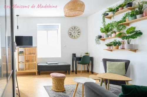 Zola Apartment | Special Offer! Exquisite Gem - Le Verdoyant Awaits You