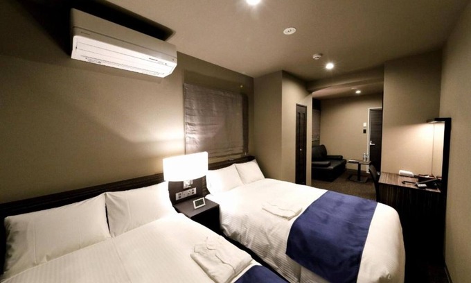 Roppongi Hotel | Cozy Twin Room in Minato-ku, Tokyo with Kitchen Access